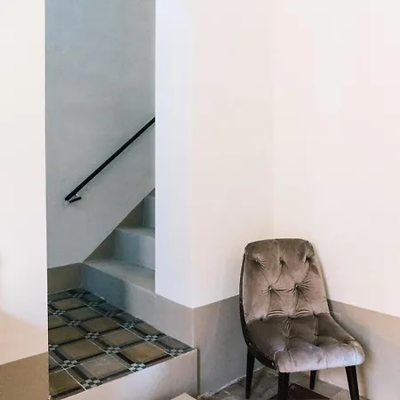 Area 8 Design With Stunning Terrace דירה