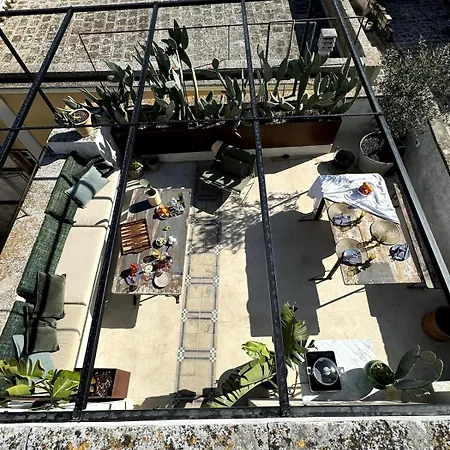 דירה Area 8 Design With Stunning Terrace